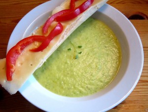Potatis-broccoli-gulbets-soppa