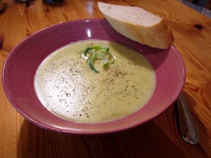 Potatis-purjolök-soppa